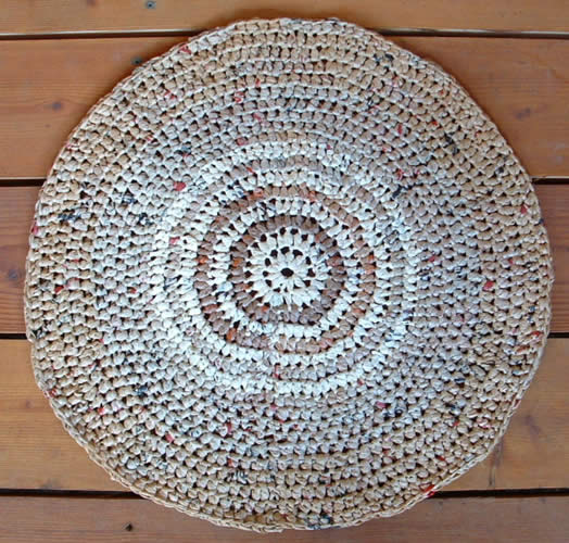 round plarn rug
