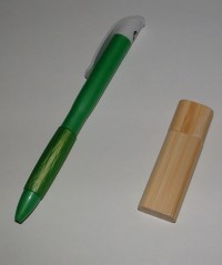 eco pen & bamboo flashdrive